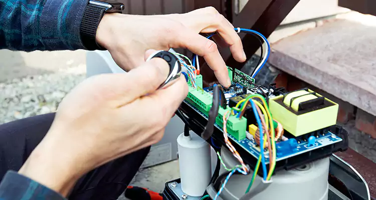 Automatic Driveway Gate Repair in Alafaya, FL