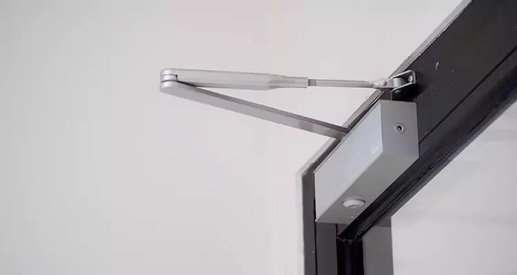 Screen Door Closer Repair in Alafaya, FL