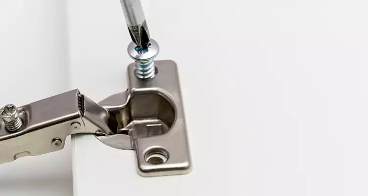 Screen Door Hinge Repair in Alafaya, FL