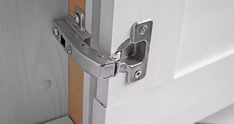 Shower Door Hinge Replacement in Alafaya, FL