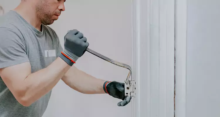 Cracked Door Jamb Repair in Alafaya, FL