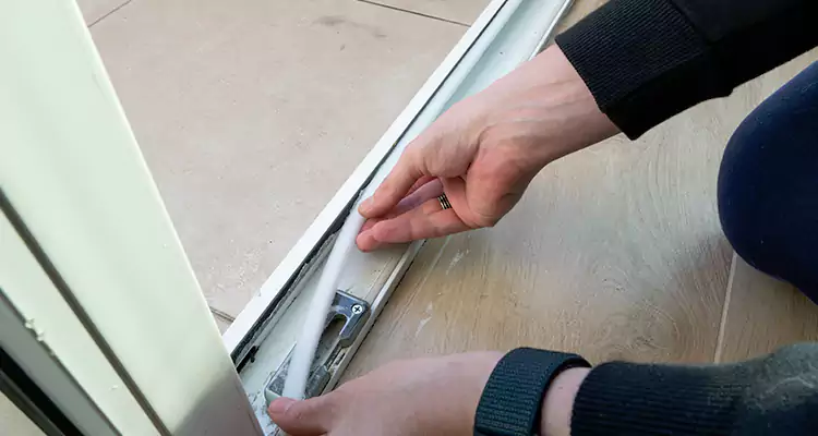 Garage Door Off Track Repair in Alafaya, FL