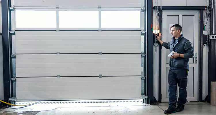 Modern Overhead Door Repair in Alafaya, FL