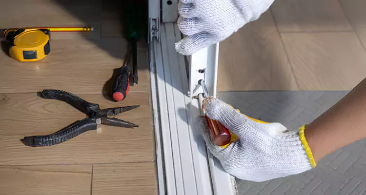 Screen Door Wheel Replacement in Alafaya, FL