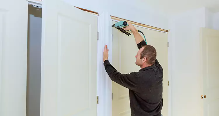Top Rated Door Fixing ServiceFixing Garage Door Track in Alafaya, FL