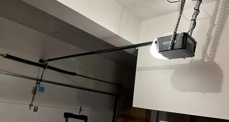 Linear Garage Door Opener Repair in Alafaya, FL