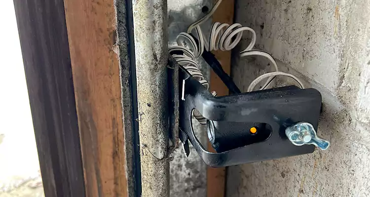 Fix Broken Garage Door Sensor in Alafaya, FL