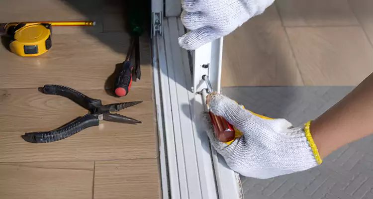 Closet Sliding Door Track Repair in Alafaya, FL