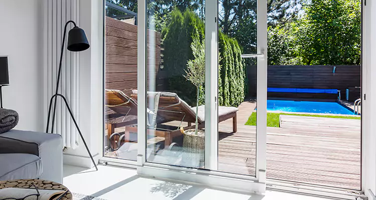 Fixing A Sliding Screen Door Roller in Alafaya, FL