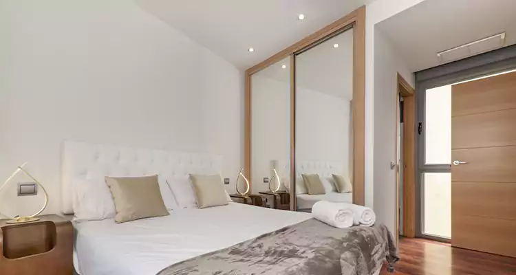 Sliding Wardrobe Door Mirror Replacement in Alafaya, FL